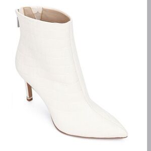 Kenneth Cole Riley bootie, NWT, 9